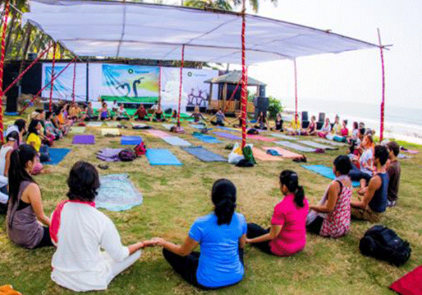 Celebrate Vegan Living With PETA at the 2016 India Yoga Festival