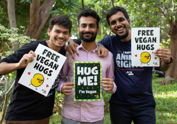 ‘Hugshot’ Wanted: Take Part in PETA India’s ‘Hug a Vegan’ Day Mission
