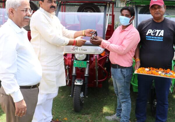 PETA India Replaced Horse-Drawn Carts With E-Rickshaws in Delhi