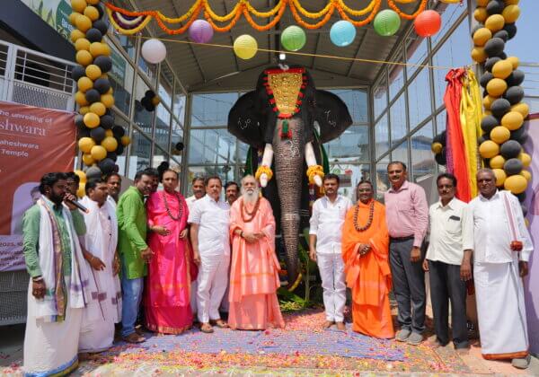 Actor Suniel Shetty, PETA India & CUPA Gift Life-Size Mechanical Elephant, Umamaheshwara, to Karnataka’s Shri Umamaheshwara Veerabhadreshwara Temple—an Initiative Sponsored by Thackersey Group